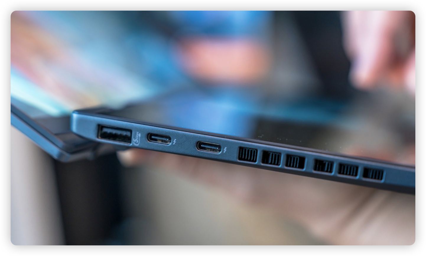 CES 2024 华硕 ASUS Zenbook Duo