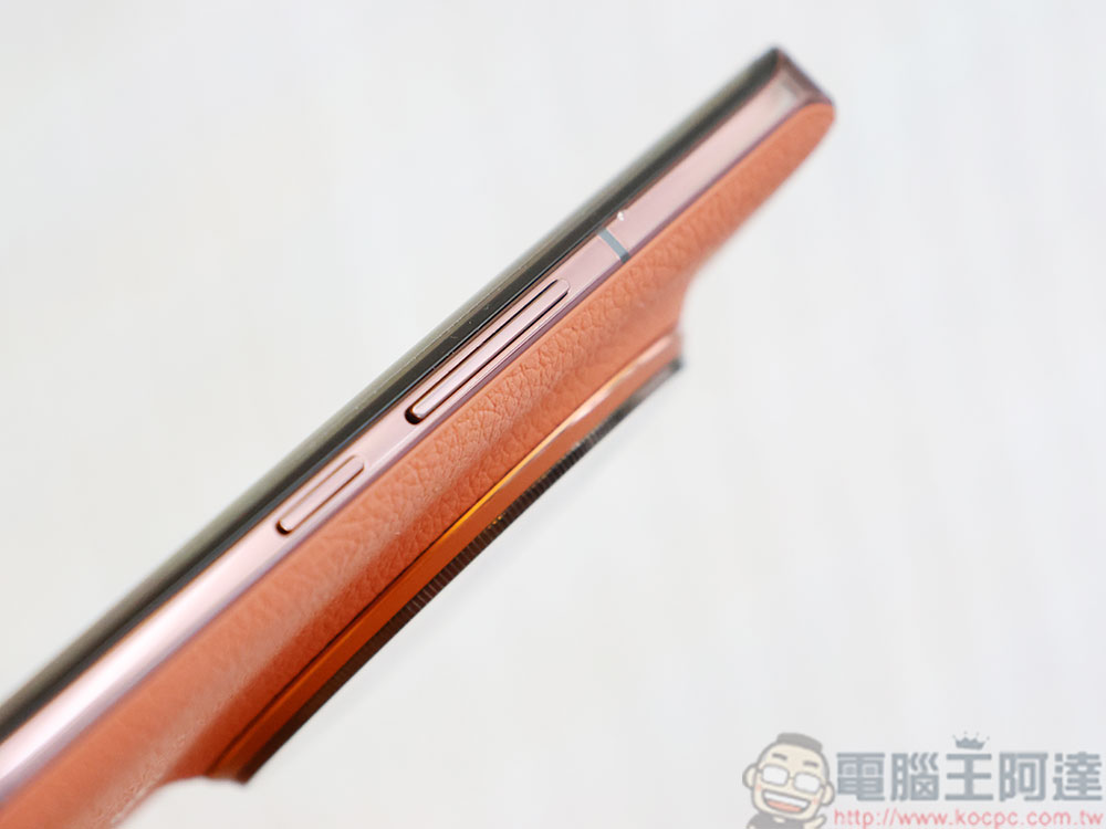 realme GT5 Pro 越级登场实机动眼看，正式宣告进入潜望长焦影像时代 - 榜哥