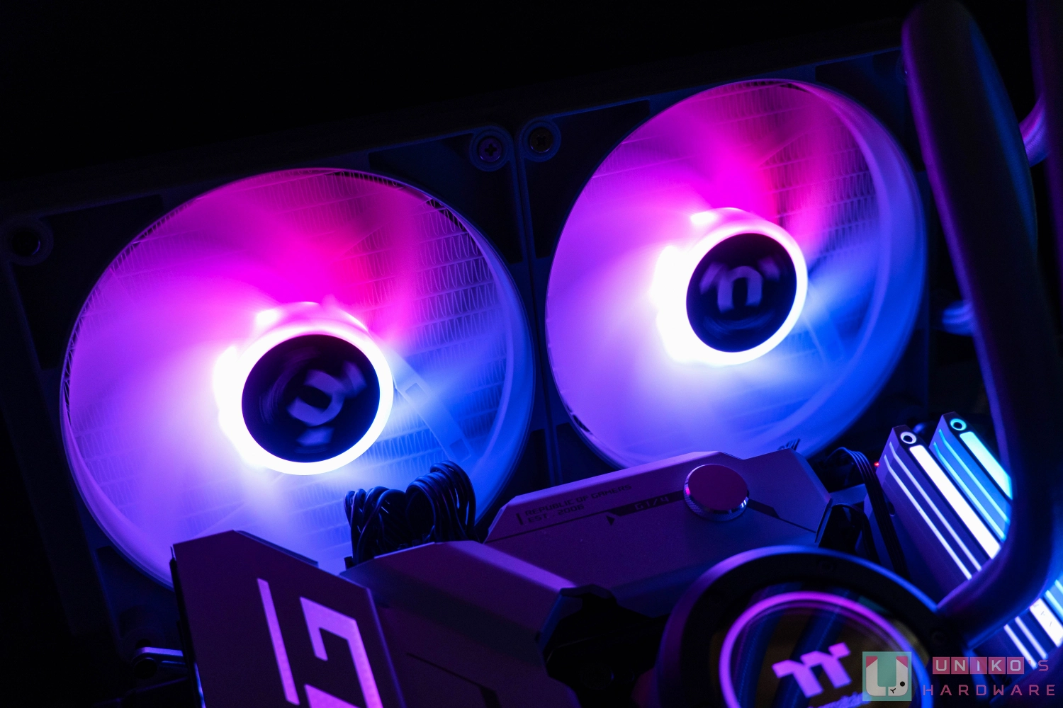 Thermaltake TH280 V2 ARGB Sync 抹茶绿一体式水冷散热器开箱评测