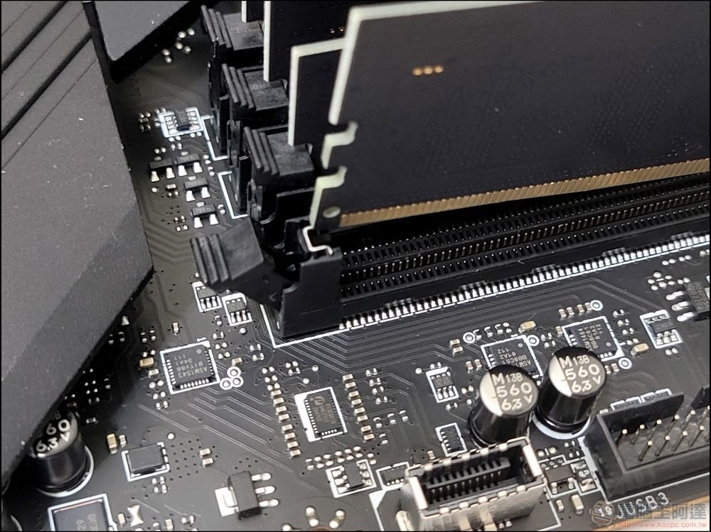 Intel 第 13 代 Raptor Lake 处理器搭配 DDR5 内存，Geekbench 跑分提升将近 20% - 摩榜