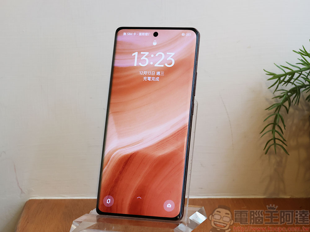 realme GT5 Pro 越级登场实机动眼看，正式宣告进入潜望长焦影像时代 - 榜哥